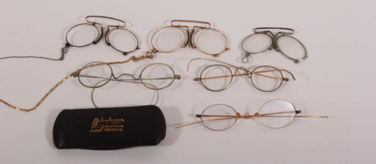 15597 - Konvolut alter Brillen
