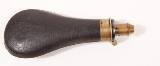 18201 - Bartram Pulverflasche, England um 1840