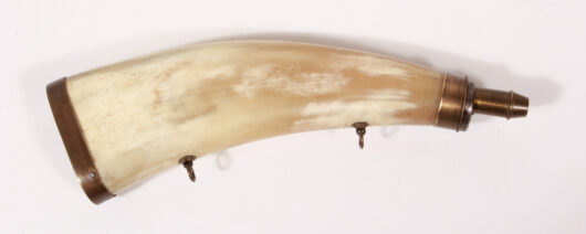 18202 - Horn Pulverflasche, deutsch um 1800